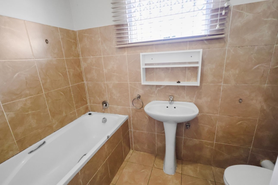 To Let 2 Bedroom Property for Rent in Greenfields Eastern Cape